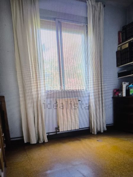 Foto ede00cf7-89d3-4c5d-aa90-bd79bcd04c51. Pis amb xemeneia calefacció a Sant Martí de Provençals Barcelona