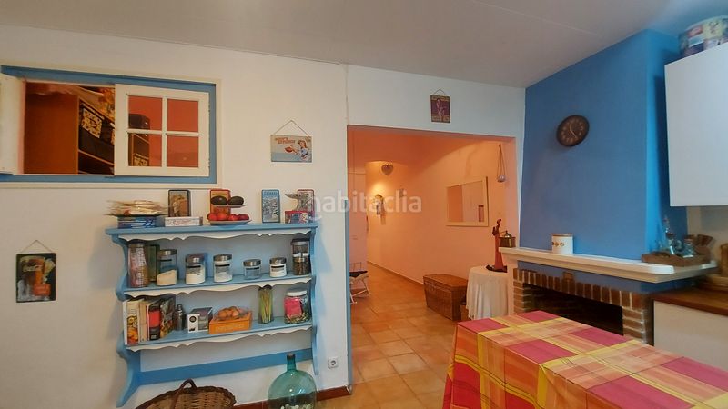 Foto 660d1dce-3185-49ca-9a76-c933fb8002c6. Casa adossada amb xemeneia calefacció a Caldes d´Estrac