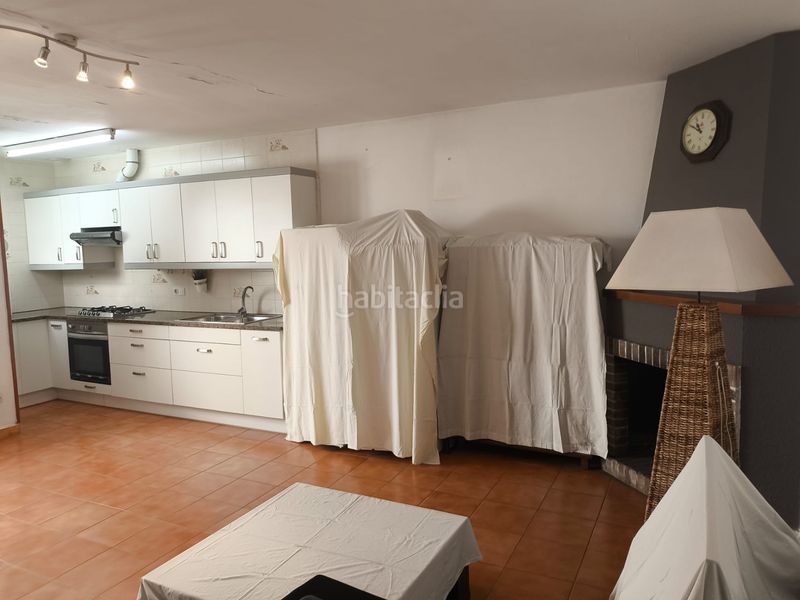Foto f00a933e-2e67-4472-92ec-daa72cfbb771. Casa adossada amb xemeneia calefacció a Caldes d´Estrac