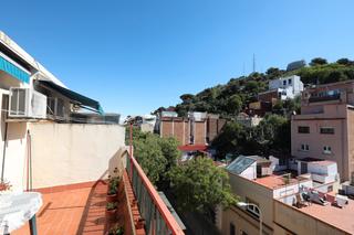 Àtic  Carrer de la gran vista. Ático de 2 hab con terraza con las mejores vistas de barcelona.