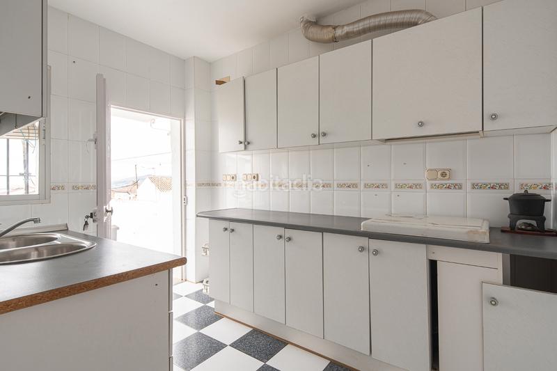 Foto f10a6c77-5e10-4cc9-abdd-e5e4f10925e1. Casa adosada chalet adosado en venta en la zubia en Zubia (La)