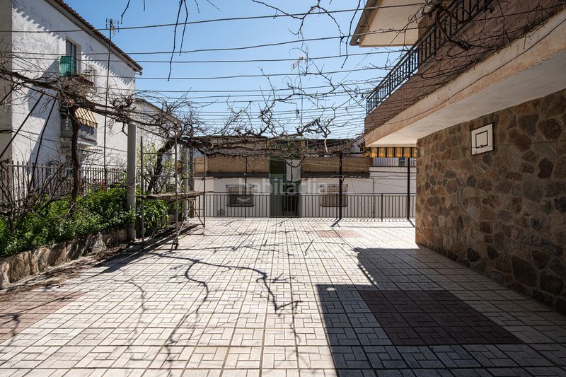 Foto f0d86765-fa68-4d00-b217-616e28524d10. Casa aparellada amb xemeneia aparcament a Lancha del Genil Granada