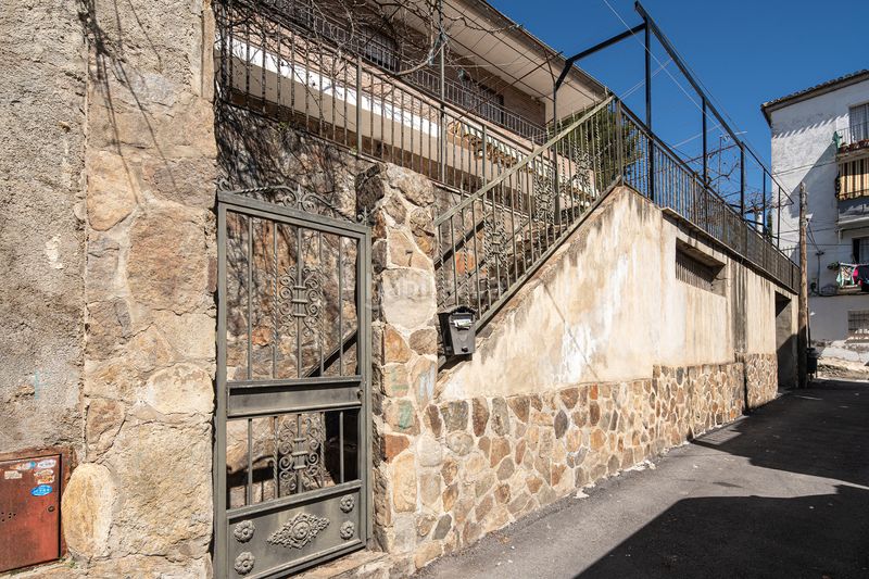Foto f5ad5abf-1793-4b27-b798-c6982676b403. Casa aparellada amb xemeneia aparcament a Lancha del Genil Granada
