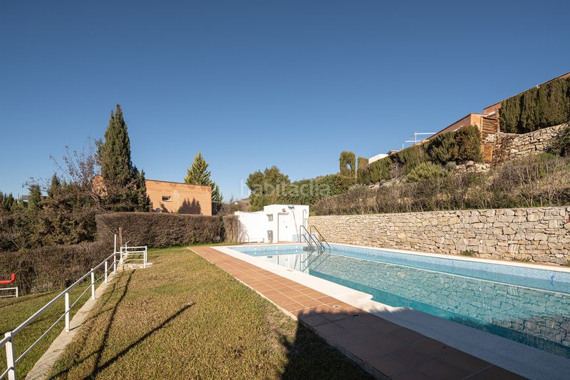 Foto aee52ddf-f93e-41a4-8506-fe9f32099e6c. Àtic amb calefacció aparcament piscina a Cenes de la Vega