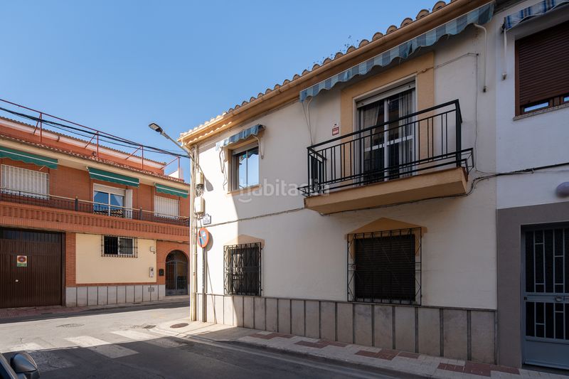 Foto b2222981-10c9-4b32-8fc8-1e776ae30ce2. Casa adossada amb aparcament a Maracena