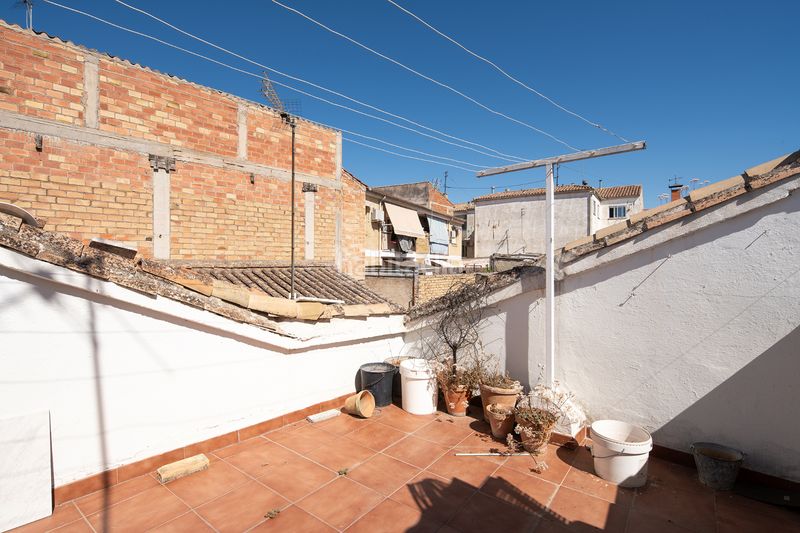 Foto b86cfdb9-f2f6-46b2-ade9-678056318416. Casa adossada amb aparcament a Maracena
