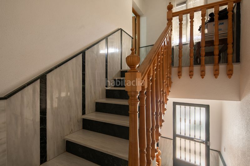 Foto d02528bf-b103-476f-9d7b-6e58202772e5. Casa adossada amb aparcament a Maracena