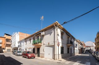Reihenhaus  Calle santa margarita. Chalet adosado en esquina en maracena