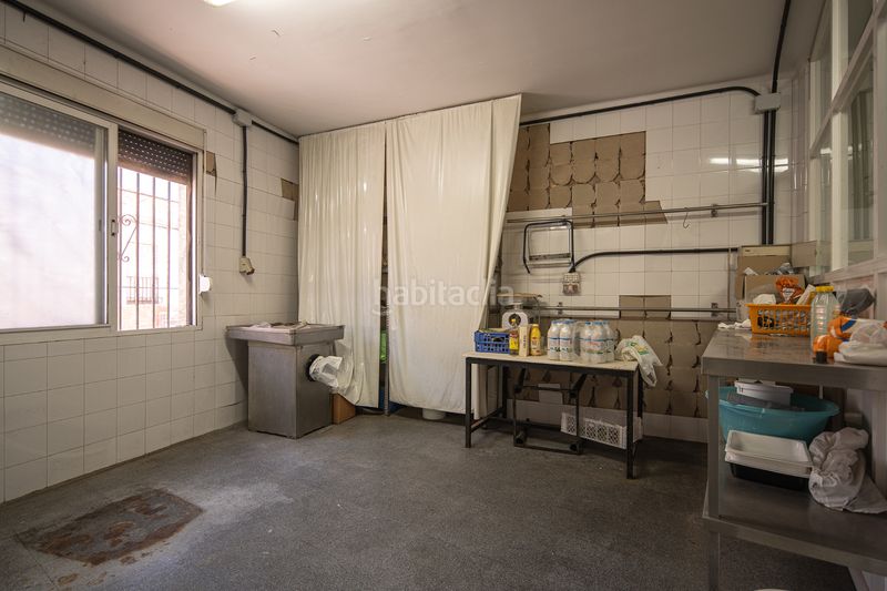 Foto 12ef7908-d168-4cfc-ba00-d3a335018e46. Casa pareada venta de edificio mixto en la zubia en Zubia (La)