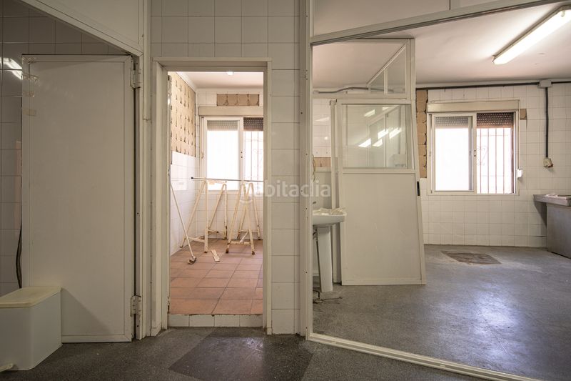 Foto 2928d98f-5aec-40a4-bc6d-958c82974ffd. Casa pareada venta de edificio mixto en la zubia en Zubia (La)