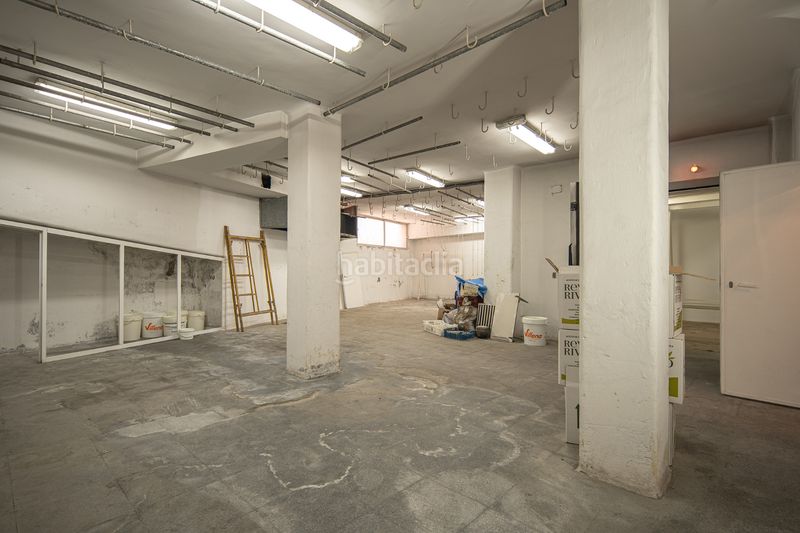 Foto 47d9d16a-fd10-426c-ae19-c55e5b3d2d0c. Casa pareada venta de edificio mixto en la zubia en Zubia (La)