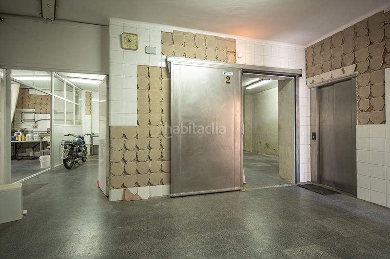 Foto 4f053797-ebb7-47a3-b64c-011d51df9421. Casa pareada venta de edificio mixto en la zubia en Zubia (La)