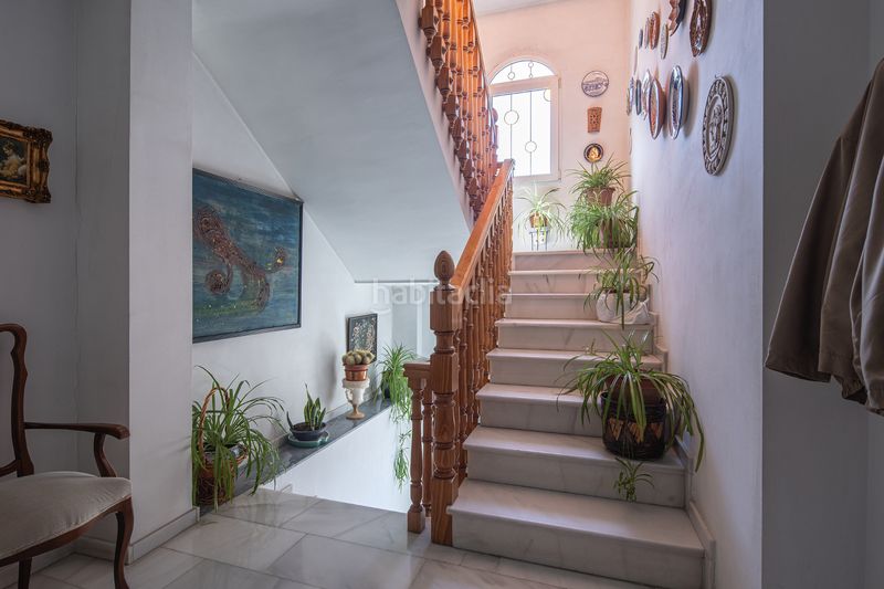 Foto 5c99f928-b2ed-49b2-a7ee-0d693b30d5d2. Casa pareada venta de edificio mixto en la zubia en Zubia (La)
