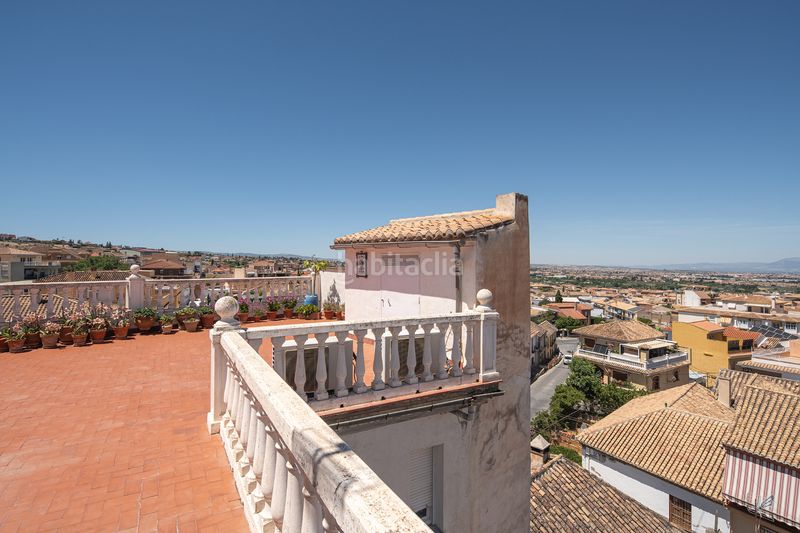 Foto 5d34b4dc-1431-4749-a987-4390b49a1f0b. Casa pareada venta de edificio mixto en la zubia en Zubia (La)