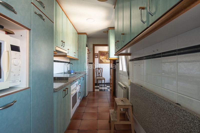Foto 601e1b06-4a6f-4630-9314-054f014b6635. Casa pareada venta de edificio mixto en la zubia en Zubia (La)