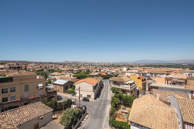 Foto 986175d2-ae50-43d0-aacc-af3809525c53. Casa pareada venta de edificio mixto en la zubia en Zubia (La)
