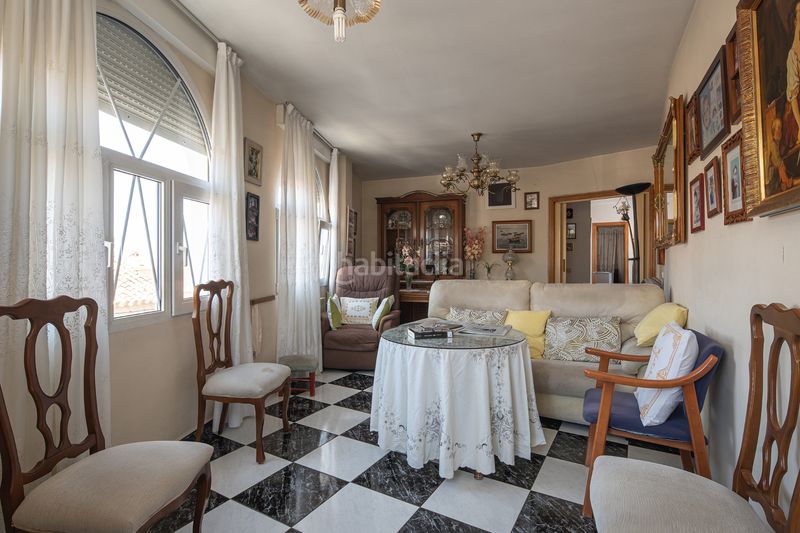 Foto 9f05ee3c-6612-434f-b56e-e53a7452166d. Casa pareada venta de edificio mixto en la zubia en Zubia (La)