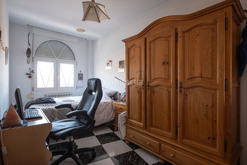 Foto a67aa3ba-1c55-4dd4-a9a7-6184e0de1185. Casa pareada venta de edificio mixto en la zubia en Zubia (La)