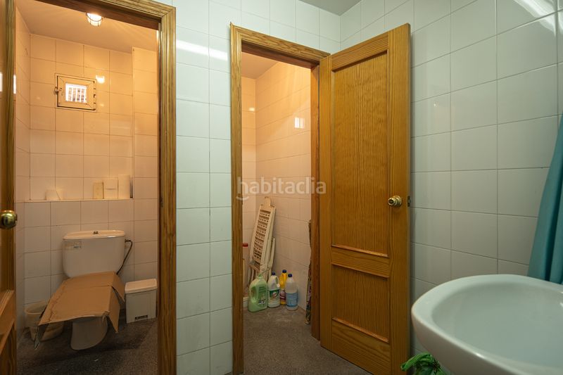 Foto ae472daa-abc3-4579-994b-26452c534d9f. Casa pareada venta de edificio mixto en la zubia en Zubia (La)