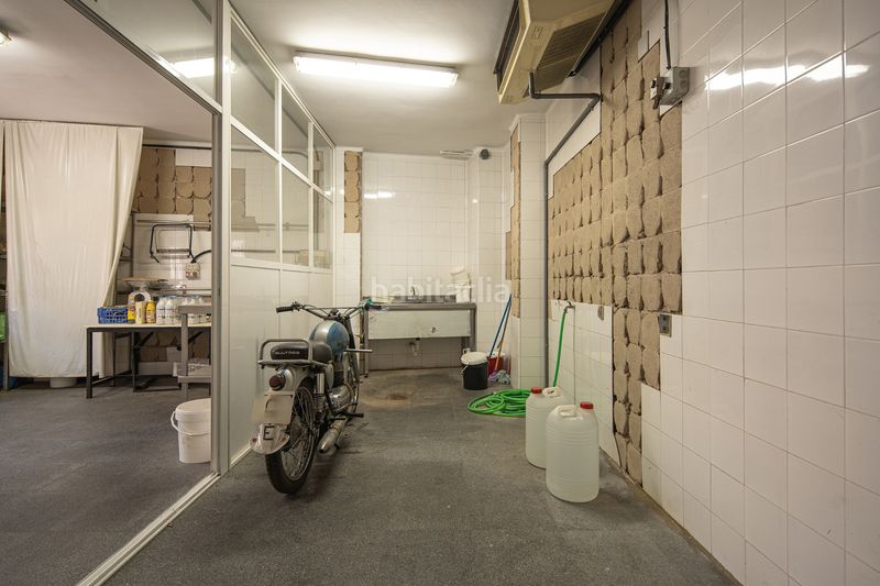 Foto d6211bfc-06c2-44ba-a63c-158dca570680. Casa pareada venta de edificio mixto en la zubia en Zubia (La)
