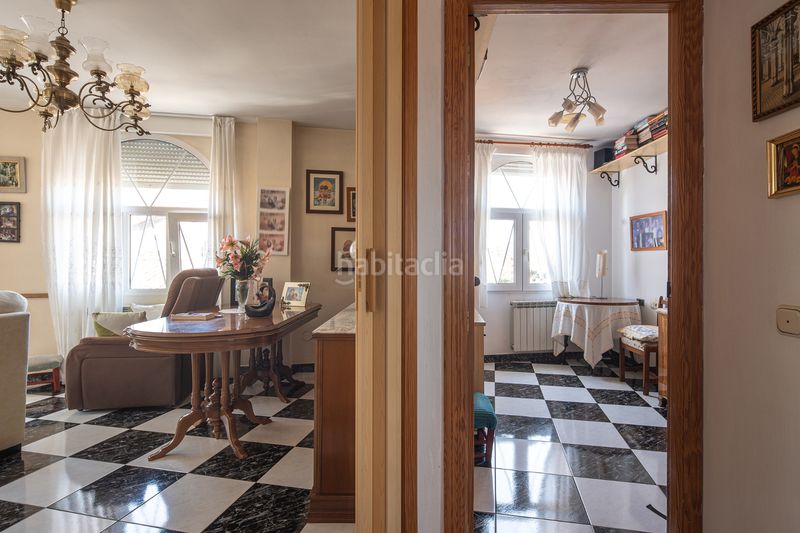 Foto de54aae1-dc9d-4d6a-8398-2a120ee620bf. Casa pareada venta de edificio mixto en la zubia en Zubia (La)