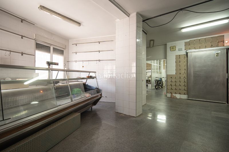 Foto e35338d0-66a2-43ff-9df1-4b2d7734f420. Casa pareada venta de edificio mixto en la zubia en Zubia (La)