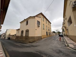 Casa a La Zubia Ciudad. Oportunidad única en el corazón de la zubia!