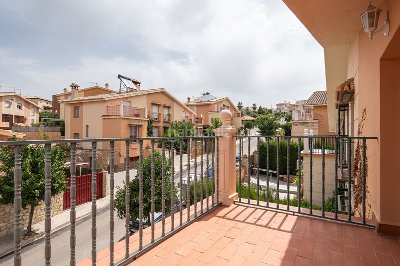 Foto a12daa67-d4fd-4b6d-92fd-511118ef7e74. Maison jumelée avec cheminée parking piscine dans Huétor Vega