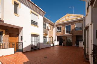 Casa adosada en La Zubia Ciudad