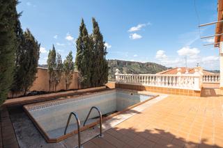 Casa aparellada  Calle julio cesar. Chalet pareado en venta en calle julio cesar