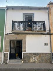 Casa a Zarza la Mayor. Casa con patio en zarza la mayor