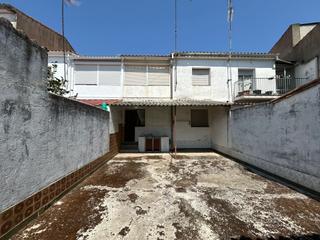Casa a Moraleja. Casa con patio moraleja