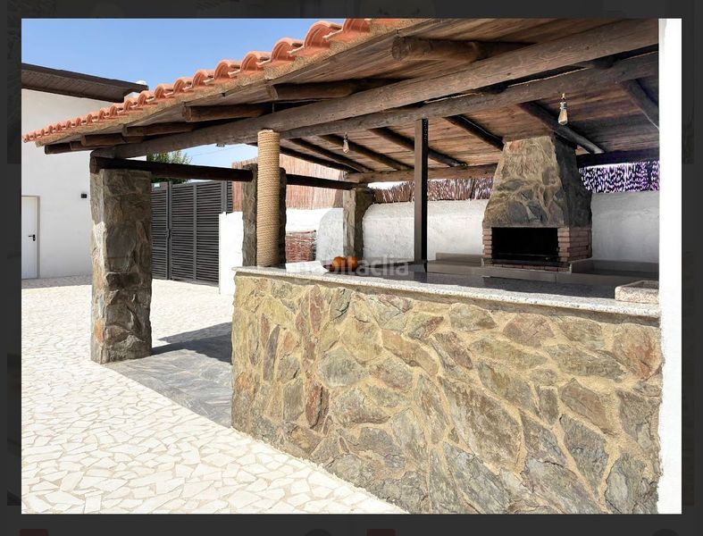 Foto cd79cf36-2b86-4d95-9db3-b79ffa0d6612. Lloguer casa amb piscina a Moraleja