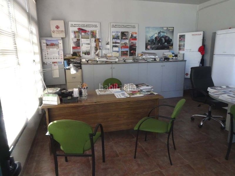 Foto cfaf6f9f-7386-4de6-9f4f-6f4a9e40298c. Lloguer local comercial a Moraleja