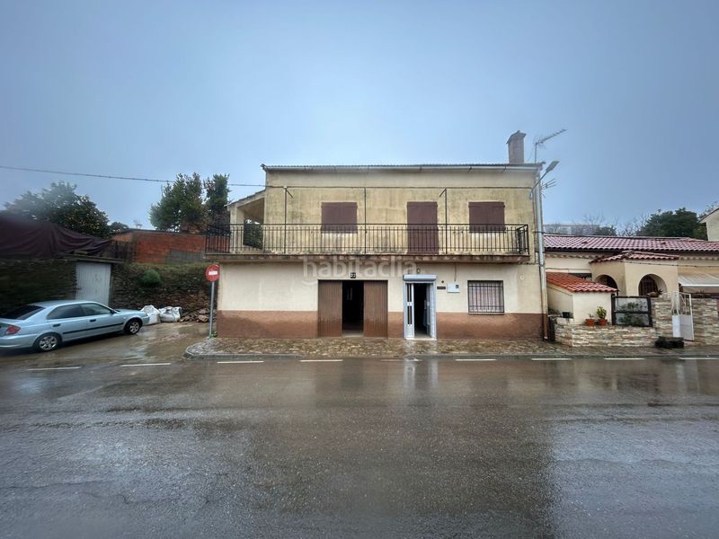 Foto 72277510-a0b7-42bd-9424-889c4ca16685. Casa amb aparcament a Perales del Puerto