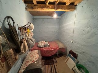 Masía en Hoyos. Viviendasolar en el centro de hoyos