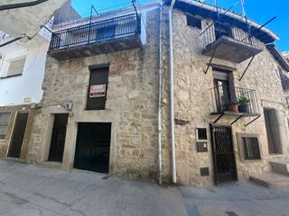 Maison jumelée à Villamiel. Casa centro villamiel