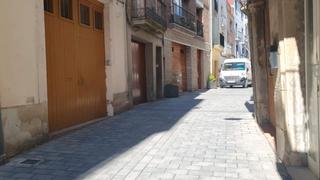 Reihenhaus in Tàrrega. Casa con comercio en la planta baja