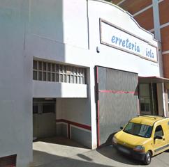Aparcament cotxe a Carrer de cervantes 41. Garaje cerrado para dos coches
