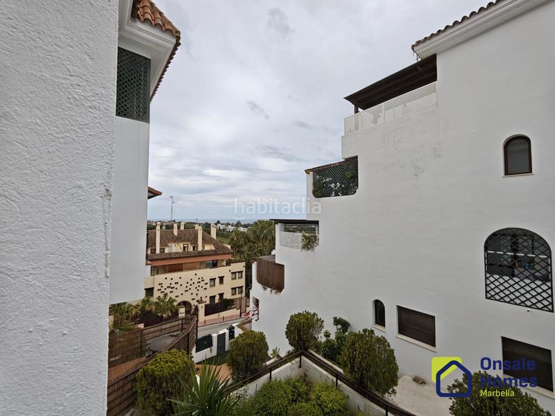 Foto 27c83487-f6b6-4259-bef8-d2763a67115d. Piso en calle sierra cazorla 77 descubre este estupendo apartamento en la prestigiosa urbanización en Marbella