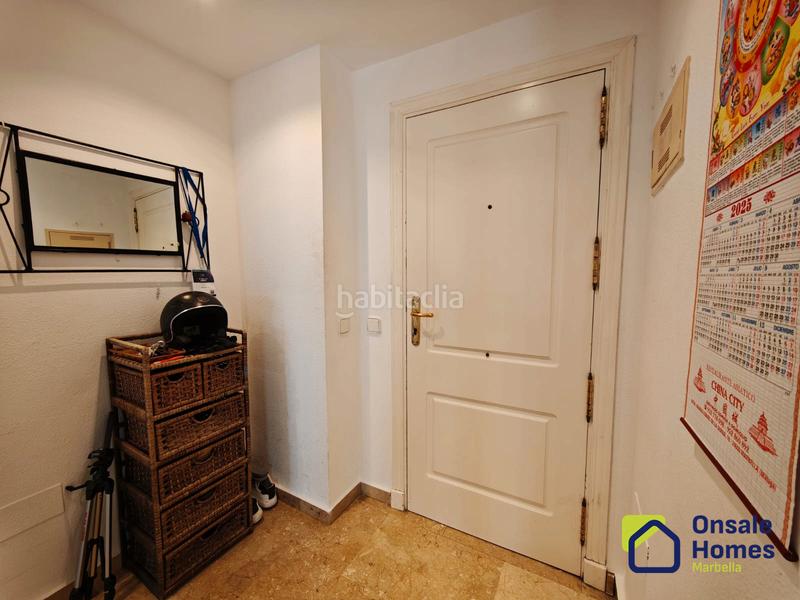 Foto 3aec3e15-cdd8-4aef-9e0b-0d3994a0ec37. Piso en calle sierra cazorla 77 descubre este estupendo apartamento en la prestigiosa urbanización en Marbella