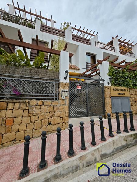 Foto b9cf66b3-a901-40d6-aac6-498a84c85c1e. Piso en calle sierra cazorla 77 descubre este estupendo apartamento en la prestigiosa urbanización en Marbella