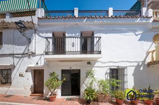 Casa adosada en Calle Lobatas 38