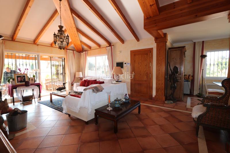 Foto 87446dcd-1110-47f9-a748-eb26fd6ac9d6. Chalet en urbanización Marbesa 122 encantadora villa en Marbesa, a pasos del mar en Marbella