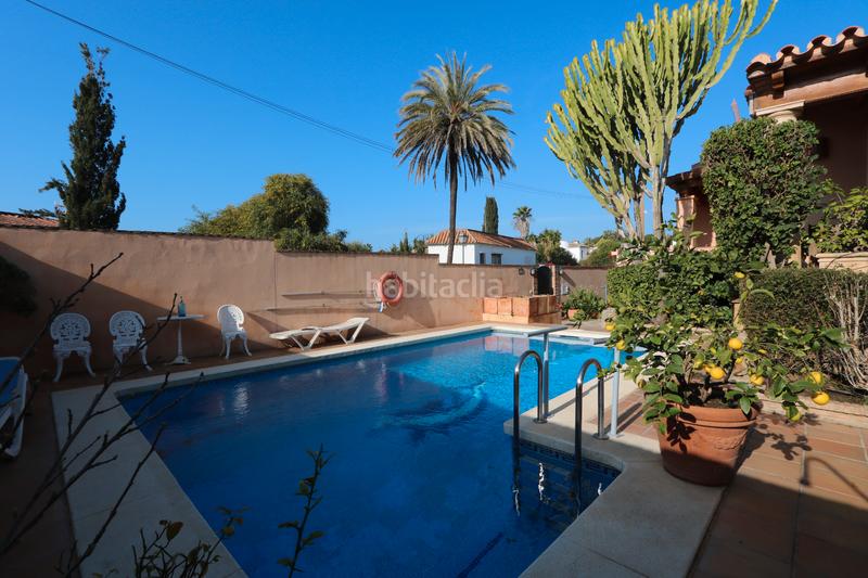 Foto c50ccfd3-12a6-41a2-a55b-1a2997c599c0. Chalet en urbanización Marbesa 122 encantadora villa en Marbesa, a pasos del mar en Marbella