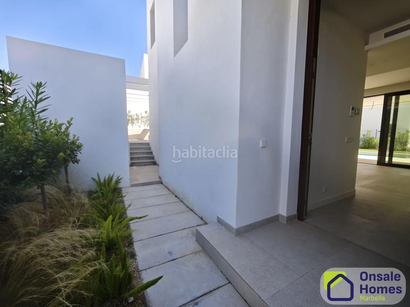 Foto c915e34d-e9cf-4952-91d1-2f0568183a24. Chalet in urbanizacion finca (la) 18 in Río Real Marbella