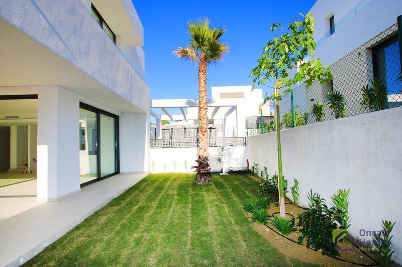 Foto cb12c43b-5144-4f18-98a6-95e236d349ab. Chalet in urbanizacion finca (la) 18 in Río Real Marbella