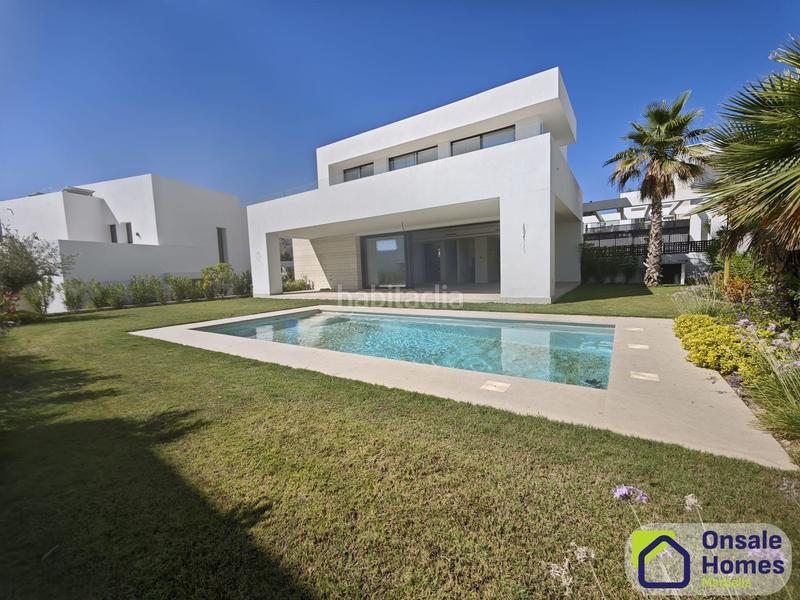 Foto c2071eb7-6394-448f-80e9-6c28a26a6e5e. Chalet dans urbanizacion finca (la) 18 dans Río Real Marbella