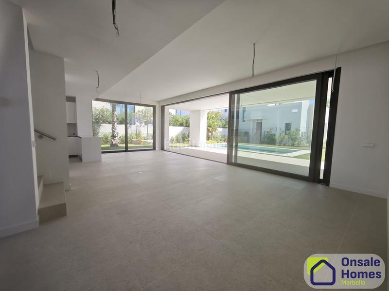 Foto 234dc16c-2dcd-43b3-b1f6-6bae076e0b36. Chalet en urbanizacion finca (la) 18 en Río Real Marbella