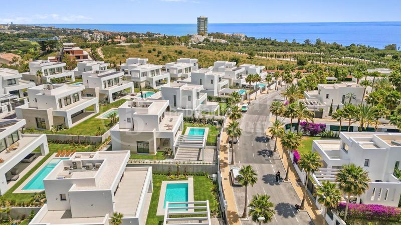 Foto 8a660930-6485-4768-9ba4-84c7bad97156. Chalet en urbanizacion finca (la) 18 en Río Real Marbella